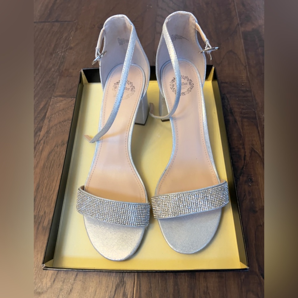 Size 9 silver heels
